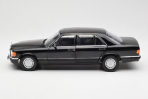 Mercedes 560 SEL W126 Czarny Edycja Dealerska Norev 1:18 B66040599 Metal — zdjęcie 4 z 8