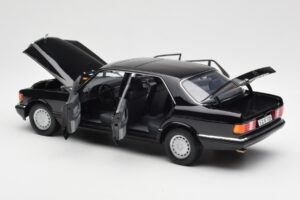 Mercedes 560 SEL W126 Czarny Edycja Dealerska Norev 1:18 B66040599 Metal — zdjęcie 5 z 8