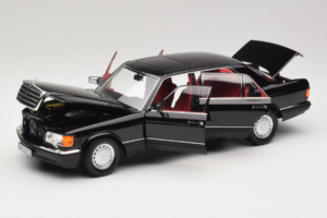 Mercedes 560 SEL W126 Czarny Z Czerwonym Wnętrzem Norev 1:18 183788 Metal — zdjęcie 8 z 8