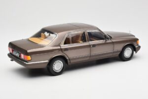Mercedes 560 SEL W126 Impala Brązowy Edycja Dealerska Norev 1:18 B66040646 Metal — zdjęcie 3 z 8