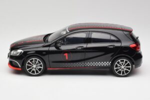 Mercedes A-Class W176 AMG Czarny Norev 1:18 183596 Metal — zdjęcie 4 z 8