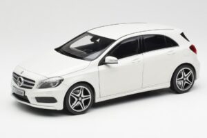 Mercedes A-Class W176 Cirrus Biały Norev 1:18 B66960126 Metal