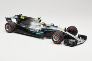 Mercedes AMG Petronas W08 V. Rossi Ride Swap Valencia December 2019 Minichamps 1:18 110191746 Metal — zdjęcie 4 z 6