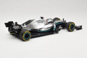 Mercedes AMG Petronas W10 #44 L. Hamilton F1 World Champion Dealer Edition 2019 Minichamps 1:18 B66960567 Metal — zdjęcie 2 z 7