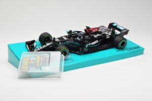 Mercedes AMG Petronas W12 E Performance #44 L. Hamilton Russian GP 2021 Minichamps 1:18 113211544 Metal — zdjęcie 2 z 6