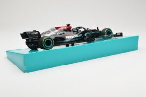 Mercedes AMG Petronas W12 E Performance #44 L. Hamilton Russian GP 2021 Minichamps 1:18 113211544 Metal — zdjęcie 3 z 6