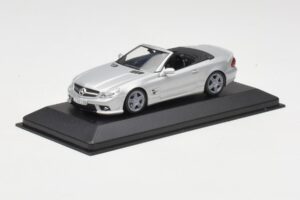Mercedes AMG SL63 R230 Srebrny Minichamps 1:43 B66960018-R Metal — zdjęcie 2 z 4