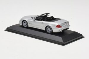 Mercedes AMG SL63 R230 Srebrny Minichamps 1:43 B66960018-R Metal — zdjęcie 3 z 4