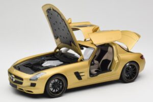 Mercedes AMG SLS C197 Złoty Minichamps 1:18 100039024 Metal — zdjęcie 2 z 8