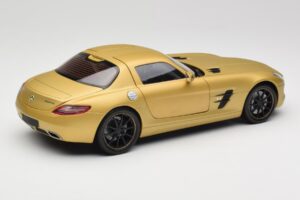 Mercedes AMG SLS C197 Złoty Minichamps 1:18 100039024 Metal — zdjęcie 3 z 8