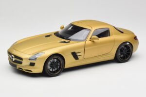Mercedes AMG SLS C197 Złoty Minichamps 1:18 100039024 Metal