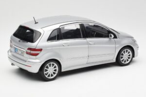 Mercedes B-Class W245 Srebrny Kyosho 1:18 B66962326 Metal — zdjęcie 3 z 8