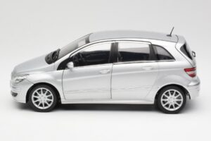 Mercedes B-Class W245 Srebrny Kyosho 1:18 B66962326 Metal — zdjęcie 4 z 8