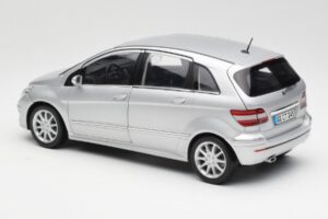 Mercedes B-Class W245 Srebrny Kyosho 1:18 B66962326 Metal — zdjęcie 7 z 8
