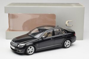Mercedes C-Class W204 Avantgarde Obsidian Czarny AUTOart 1:18 76264-R1 Metal — zdjęcie 8 z 8