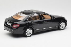 Mercedes C-Class W204 Obsidian Czarny AUTOart 1:18 B66962365 Metal — zdjęcie 3 z 8