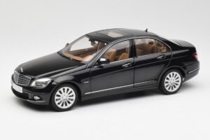 Mercedes C-Class W204 Obsidian Czarny AUTOart 1:18 B66962365 Metal