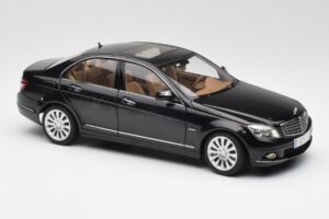 Mercedes C-Class W204 Obsidian Czarny AUTOart 1:18 B66962365 Metal — zdjęcie 6 z 8