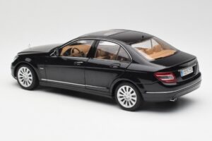 Mercedes C-Class W204 Obsidian Czarny AUTOart 1:18 B66962365 Metal — zdjęcie 7 z 8