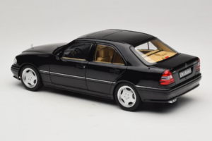 Mercedes C36 AMG W202 Obsidian Black Metallic Norev 1:18 183381 Metal — zdjęcie 7 z 8