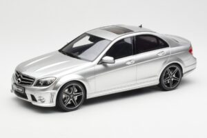 Mercedes C63 AMG W204 Srebrny GT Spirit 1:18 GT462 Żywica