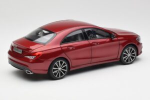 Mercedes CLA C117 Designo Patagonia Czerwony Metalik Norev 1:18 B66960131 Metal — zdjęcie 3 z 8