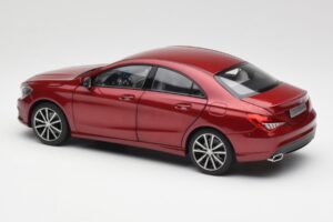 Mercedes CLA C117 Designo Patagonia Czerwony Metalik Norev 1:18 B66960131 Metal — zdjęcie 7 z 8