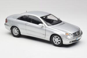 Mercedes CLK 500 C209 Srebrny Kyosho 1:18 B66962144 Metal — zdjęcie 6 z 8