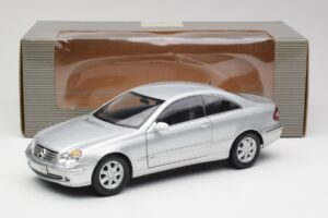 Mercedes CLK 500 C209 Srebrny Kyosho 1:18 B66962144 Metal — zdjęcie 8 z 8