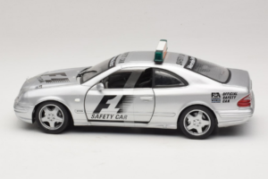Mercedes AMG CLK 55 F1 Safety Car Maisto 1:18 B66005234 Metal — zdjęcie 3 z 6