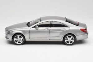 Mercedes CLS C218 Designo Alubeam Titanium Norev 1:18 B66961298 Metal — zdjęcie 4 z 8