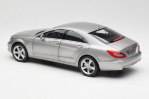Mercedes CLS C218 Designo Alubeam Titanium Norev 1:18 B66961298 Metal — zdjęcie 7 z 8