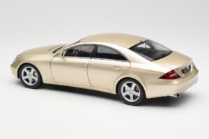 Mercedes CLS C219 Jasny Beżowy Złoty Kyosho 1:18 08401LBE Metal — zdjęcie 7 z 8