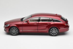 Mercedes CLS Shooting Brake X218 Thulite Czerwony Norev 1:18 B66960116 Metal — zdjęcie 4 z 8