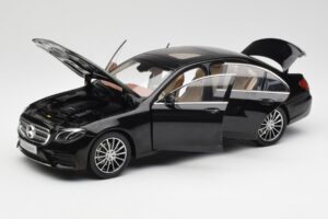 Mercedes E-Class W213 Obsidian Czarny iScale 1:18 B66960380 Metal — zdjęcie 2 z 8