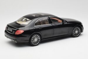 Mercedes E-Class W213 Obsidian Czarny iScale 1:18 B66960380 Metal — zdjęcie 3 z 8
