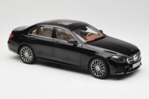 Mercedes E-Class W213 Obsidian Czarny iScale 1:18 B66960380 Metal — zdjęcie 6 z 8
