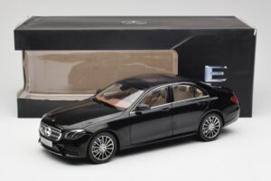 Mercedes E-Class W213 Obsidian Czarny iScale 1:18 B66960380 Metal — zdjęcie 8 z 8