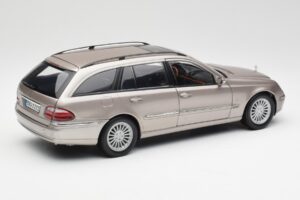 Mercedes E320 CDI W210 Kombi Cubanite Srebrny Kyosho 1:18 B66962188 Metal — zdjęcie 3 z 8