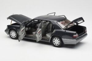 Mercedes E320 W124 Nautik Niebieski Metalik Dealer Edition AUTOart 1:18 B66040508 Metal — zdjęcie 5 z 8