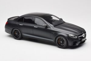 Mercedes AMG E63 S W213 Edition 1 Night Czarny GT Spirit 1:18 B66963111 Żywica — zdjęcie 4 z 6
