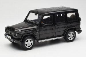 Mercedes G 500 W463 Czarny Dealer Edition AUTOart 1:18 B66962143 Metal