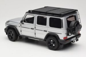 Mercedes G-Class W463 Iridium Silver Norev 1:18 183030 Metal — zdjęcie 7 z 8