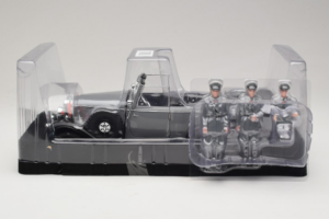 Mercedes G4 6-Wheels Czarny With Figures Signature Models 1:18 38202 Metal