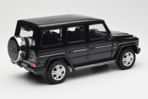 Mercedes G500 W463 Czarny AUTOart 1:18 76216 Metal — zdjęcie 3 z 8