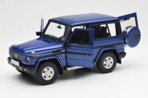 Mercedes G500 W463 SWB Niebieski AUTOart 1:18 76114 Metal — zdjęcie 2 z 8
