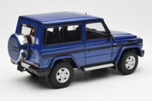 Mercedes G500 W463 SWB Niebieski AUTOart 1:18 76114 Metal — zdjęcie 3 z 8