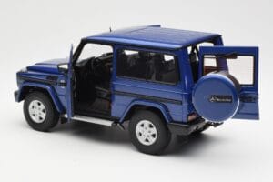 Mercedes G500 W463 SWB Niebieski AUTOart 1:18 76114 Metal — zdjęcie 5 z 8