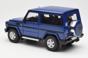 Mercedes G500 W463 SWB Niebieski AUTOart 1:18 76114 Metal — zdjęcie 7 z 8