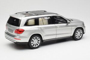 Mercedes GL-Class X166 Iridium Srebrny Metallic Norev 1:18 B66960097 Metal — zdjęcie 3 z 8